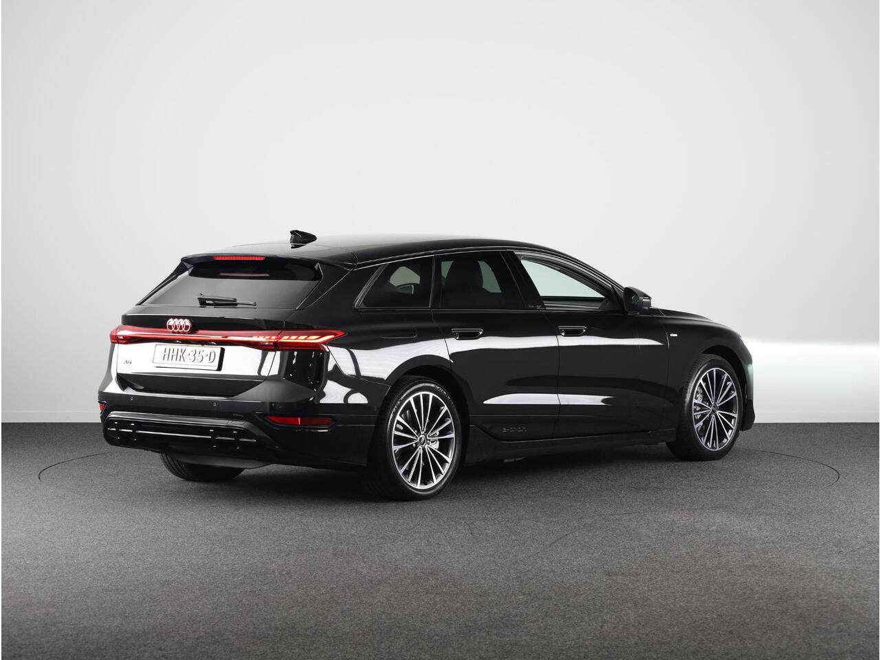 Audi A6 Avant e-tron Advanced edition performance 100 kWh 367pk | Adaptieve cruise controle | Stoelventilatie | Pack Tech Pro | Beige Leder