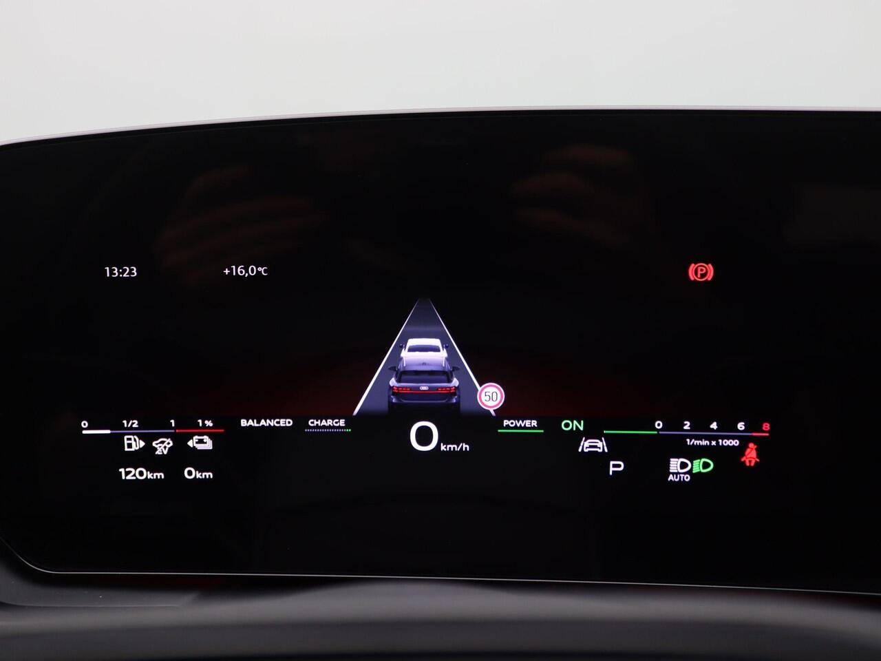 Audi A6 Avant 2.0 e-hybrid quattro S edition Competition 367 PK Sportstoelen plus, head-up, B&O sound, Luchtvering, Panoramadak, Trekhaak, 21" lichtmetalenvelgen