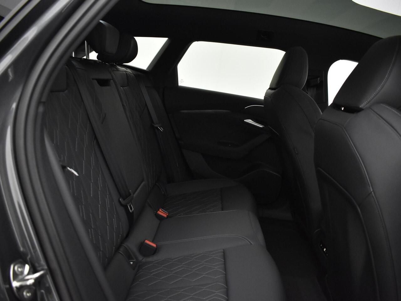 Audi A6 Avant e-tron S edition 367 PK · Tech pro · Panorama glasdak · Sportstoel plus leder zwart · Stoelmassage + ventilatie