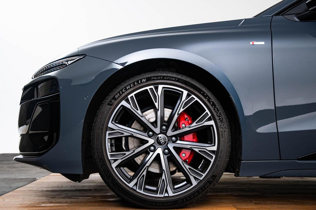 Audi A6 Sportback e-tron S edition performance 100 kWh Tech plus - Exterieurpakket zwart - Driespaaks sportstuur - Standkachel - Stoelverwarming - Elektrisch instelbare voorstoelen - MMI experience plus -
