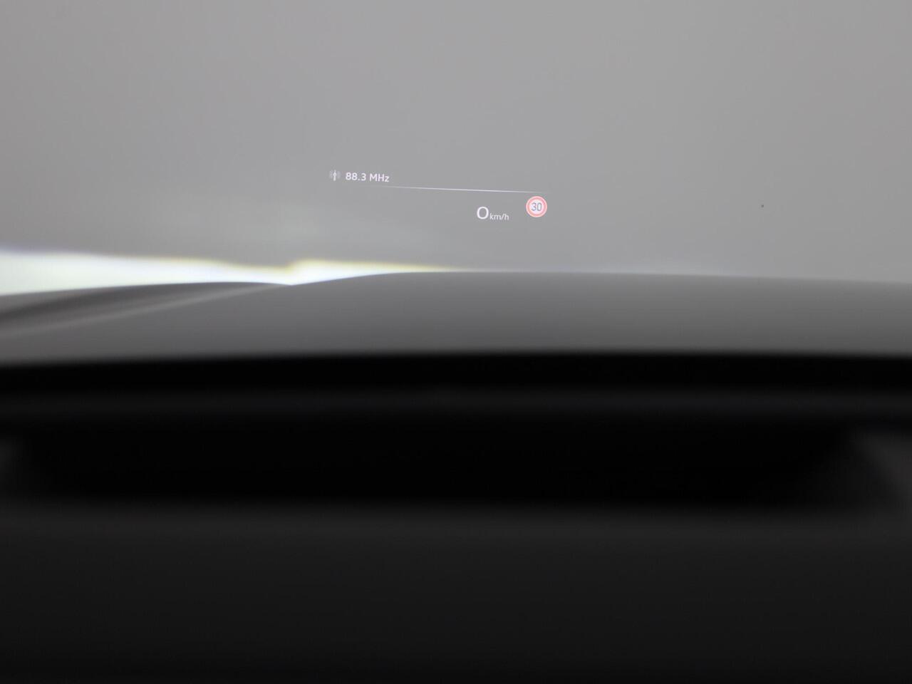 Audi A6 Avant S edition Competition e-hybrid 270 kW / 367 PK | Luchtvering | MMI experience pro | Tech plus | Panoramadak |