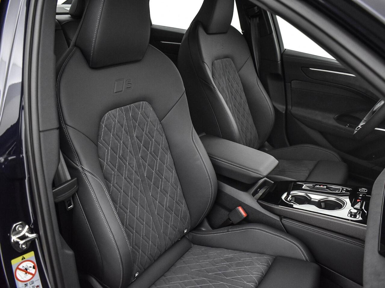 Audi A6 Limousine 2.0 e-hybrid quattro S edition 299 PK · Tech plus · 21" LM Velgen · Exterieurpakket zwart · Bekleding Leder/Alcantara