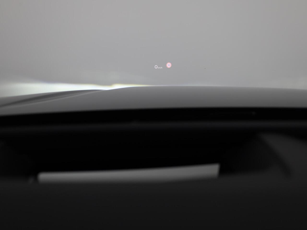 Audi A6 Avant S edition e-hybrid 299 pk | Techniekpakket plus | MMi experience pro | Elektrische stoelen | Privacy glas |