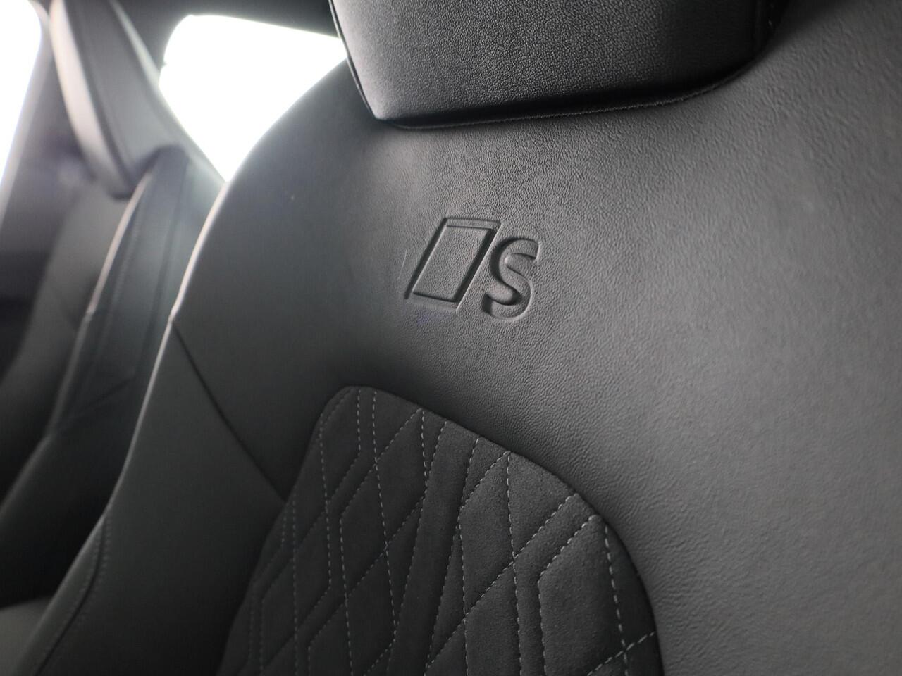 Audi A6 Limousine Edition one e-hybrid 299 pk | Techniekpakket plus | Geheugen stoelen voor | Alcantara/leren bekleding | Interieurdelen carbon |