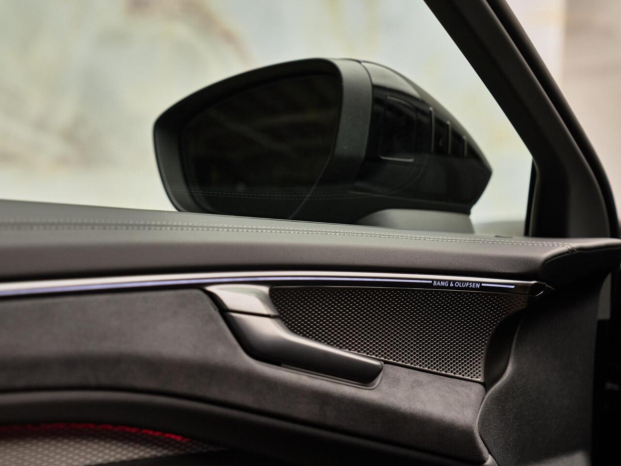 Audi A6 Avant E-Hybrid Quattro S Edition Competition, Edition 1, Audi Exclusive, 21", pano, tr.haak, B&O, luchtv., OLED, matrix-LED, memory, massage, HUD, privacy