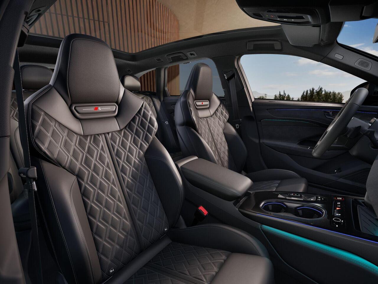 Audi A6 Avant E-Hybrid Quattro S Edition Competition, Edition 1, Audi Exclusive, 21", pano, tr.haak, B&O, luchtv., OLED, matrix-LED, memory, massage, HUD, privacy