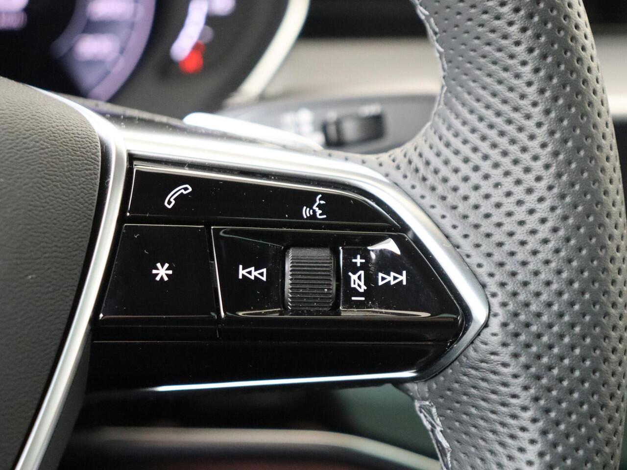 Audi A8 60 TFSI e quattro | Panoramadak | Luchtvering | Bang & Olufsen | 360 camera | 4-zone airco inclusief stoelverwarming achter | Head-up display | Stoelventilatie voor inclusief massagefunctie | Servosluiting portieren | LED matrix verlichting |