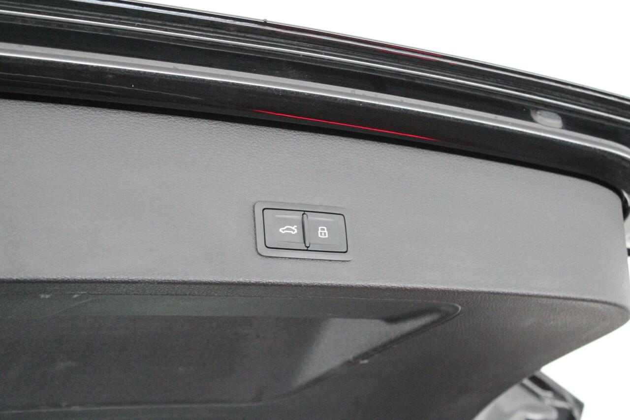 Audi Q2 35 TFSI 150pk S Edition Led Standkachel Trekhaak Camera Stoelverwarming B&O Virtual Cockpit Adaptive Cruise 2x S-Line