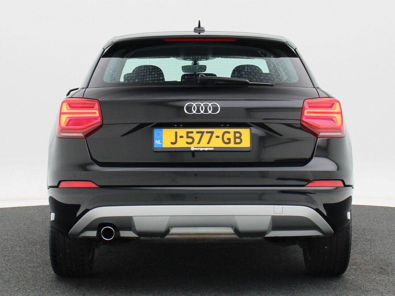 Audi Q2 30 TFSi 115 Pk epic | LED | Navigatie | CarPlay | Parkeersensoren | 17 Inch | 102.670 km!!