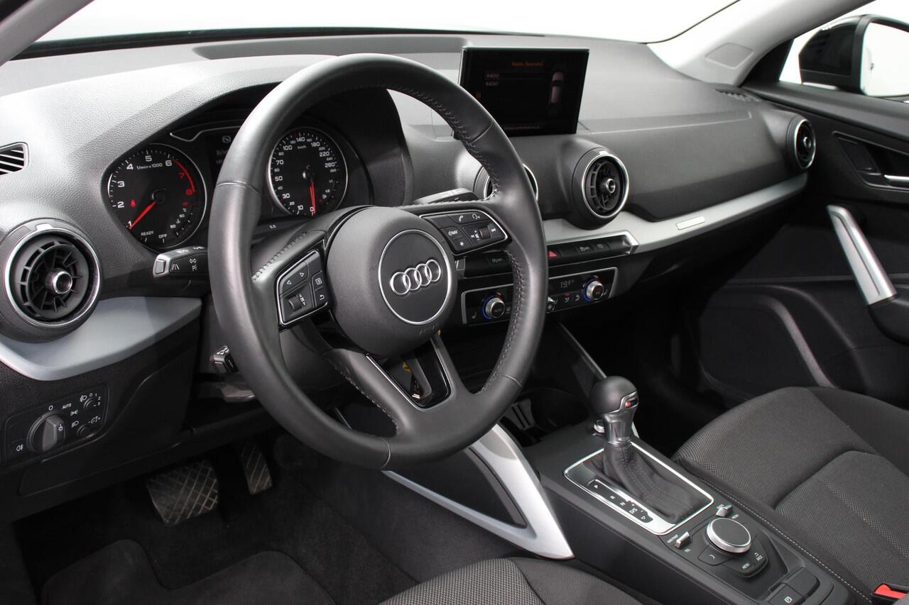 Audi Q2 35 TFSI 150pk Automaat Sport Prestige Plus Audi Q2 35 TFSI 150pk S-Tronic Sport Prestige Plus | Navigatie | Apple Carplay / Android Auto | Climate Control | Adaptive Cruise Control | Dab | Stoelverwarming | LMV 17"