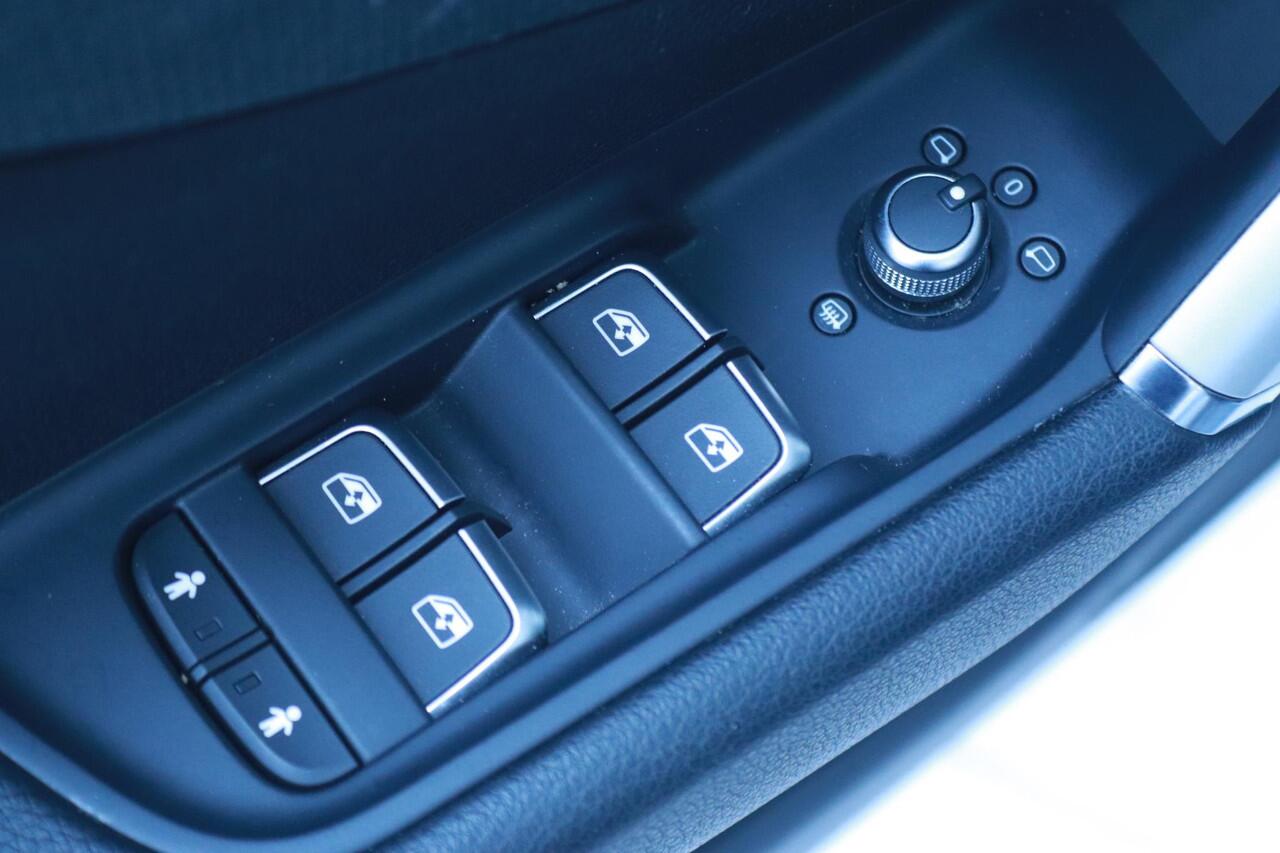 Audi Q2 30 TFSI Business Edition | Virtual cockpit | Trekhaak | Navigatie