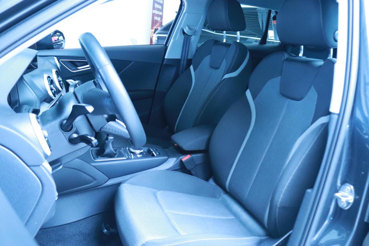 Audi Q2 30 TFSI Business Edition | Virtual cockpit | Trekhaak | Navigatie