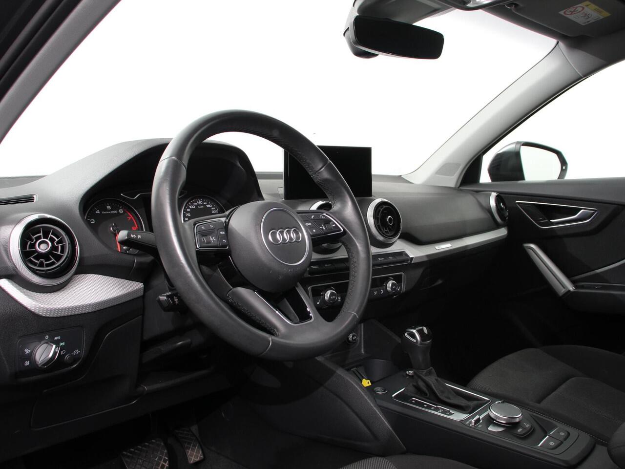 Audi Q2 35 TFSI 150pk Automaat S Edition | Navigatie | Camera | Adaptive Cruise Control | LED Matrix | Elektrische Achterklep | Keyless Entry |