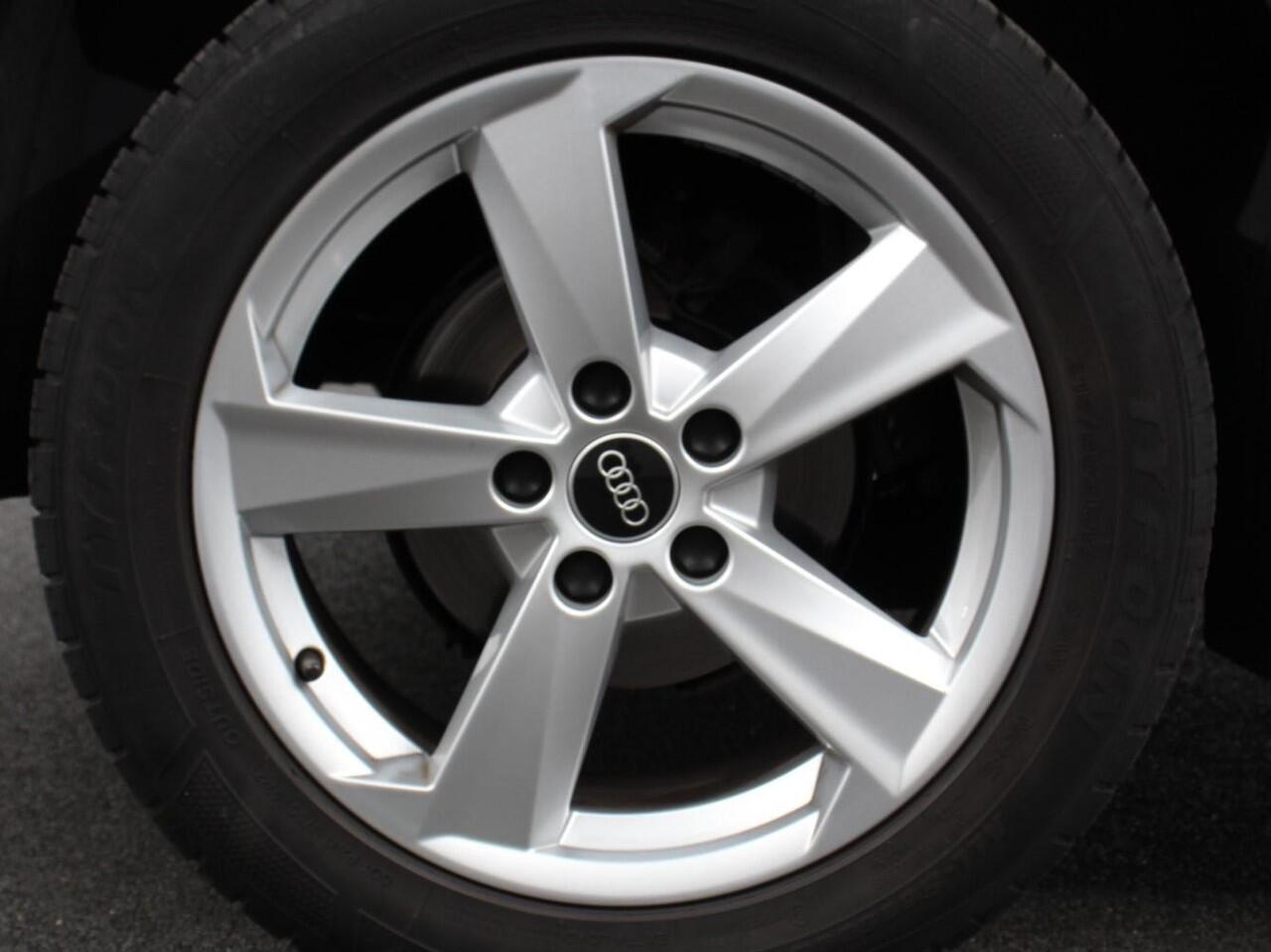 Audi Q2 35 TFSI 150pk Automaat S Edition | Navigatie | Camera | Adaptive Cruise Control | LED Matrix | Elektrische Achterklep | Keyless Entry |