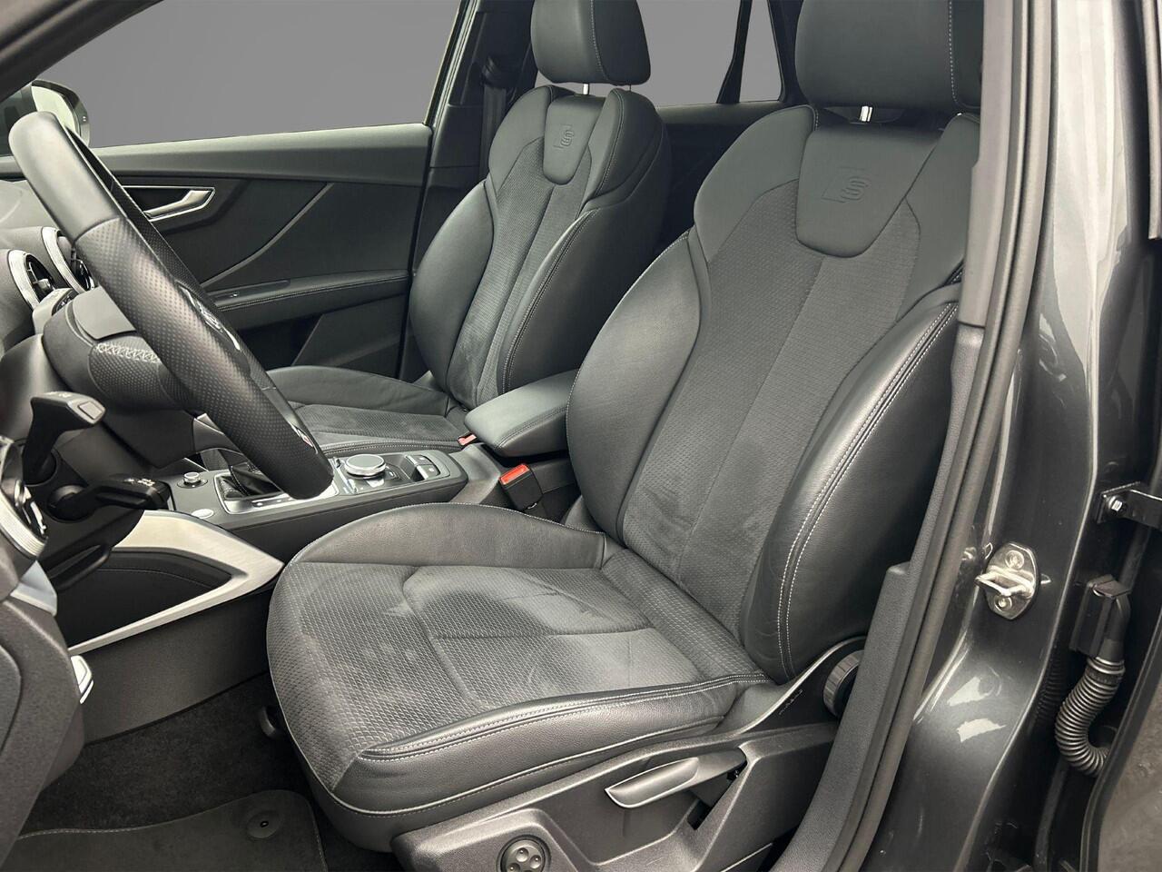 Audi Q2 35 TFSI Edition one | Pano | Camera | ACC | Carplay | Matrix-led | Keyless |