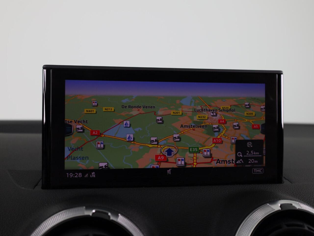 Audi Q2 30 TFSI Business Edition 110pk | Navigatie | Virtual Cockpit | Parkeercamera | 18 inch Lichtmetalen velgen