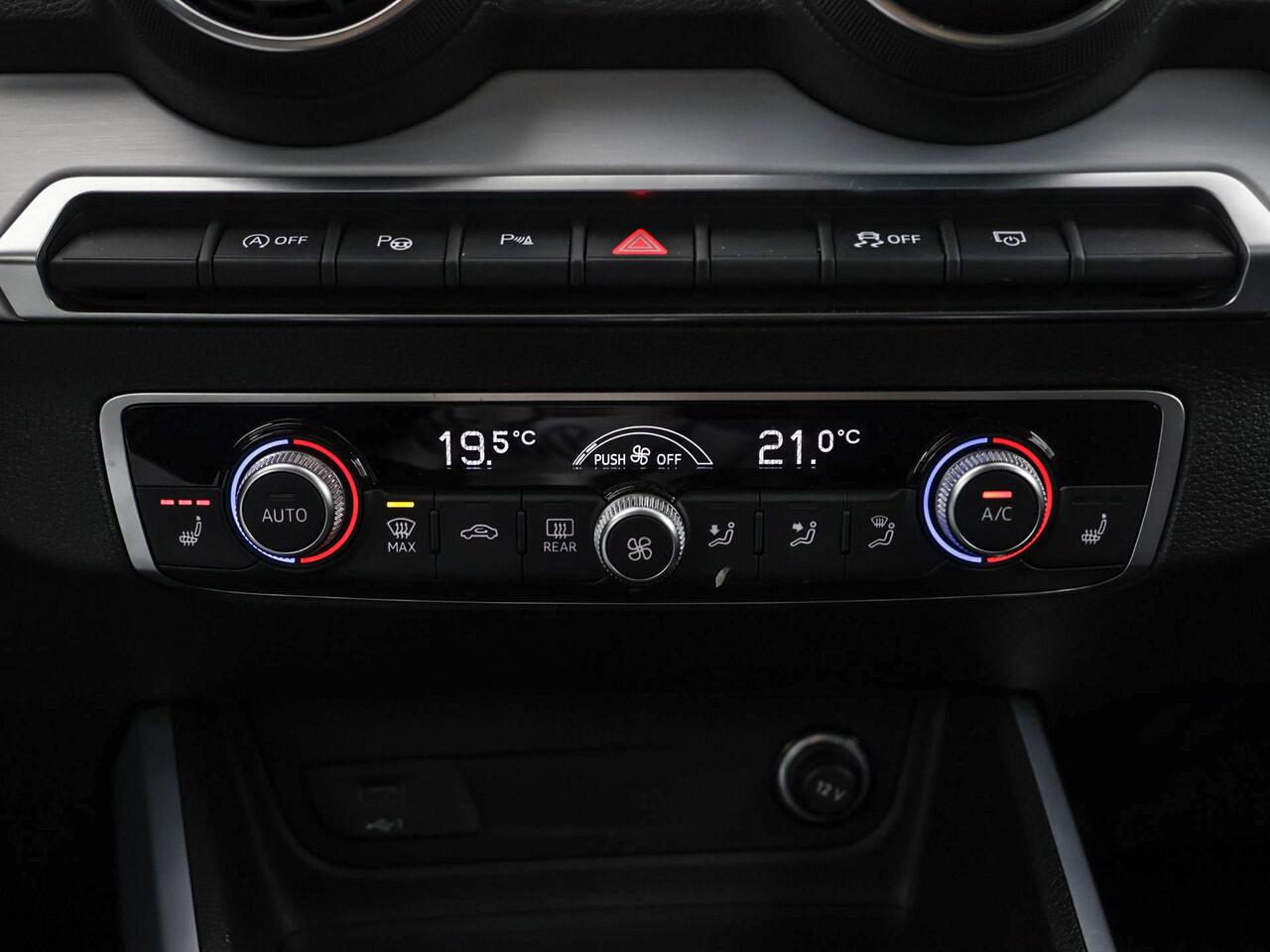 Audi Q2 30 TFSI 110pk Advanced edition · Camera · P-Sensoren · Navigatie · Stoelverwarming · 17'' Inch ·