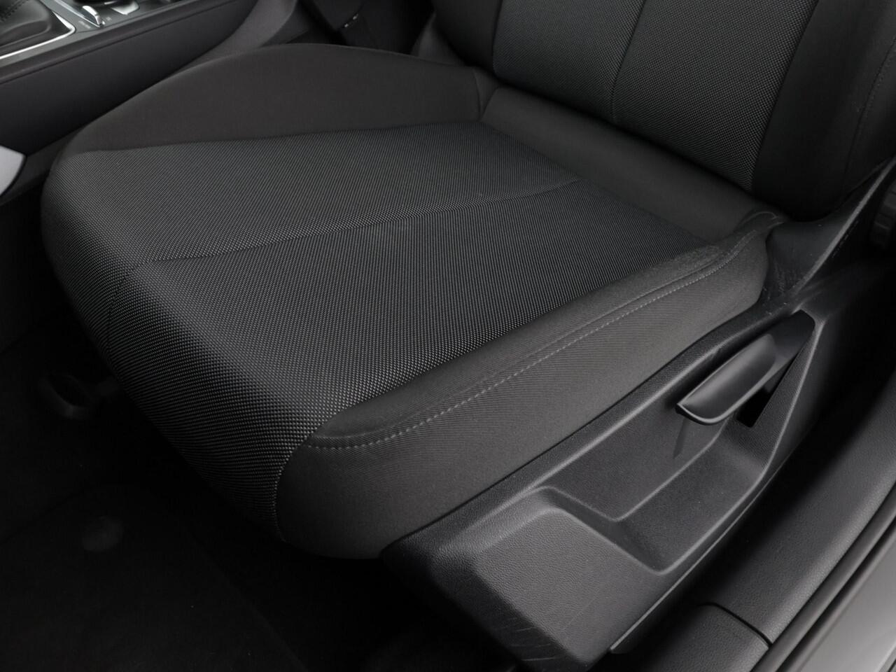 Audi Q2 30 TFSI 110pk Advanced edition · Camera · P-Sensoren · Navigatie · Stoelverwarming · 17'' Inch ·