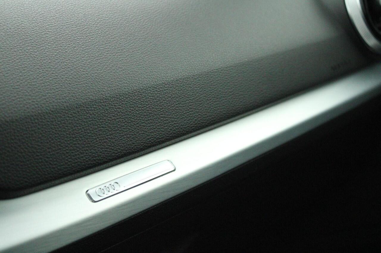 Audi Q2 35 TFSI 150pk S Edition Panoramadak Keyless Virtual Cockpit LED Koplampen S-Line