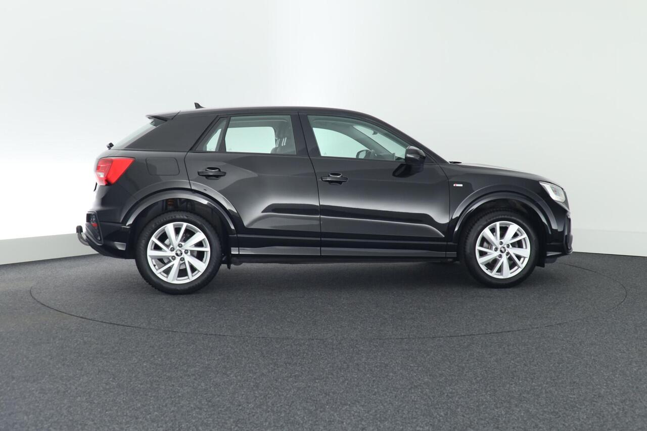 Audi Q2 35 TFSI 150pk S-Line Trekhaak Camera Leder Keyless Stoelverwarming Virtual Cockpit Navigatie