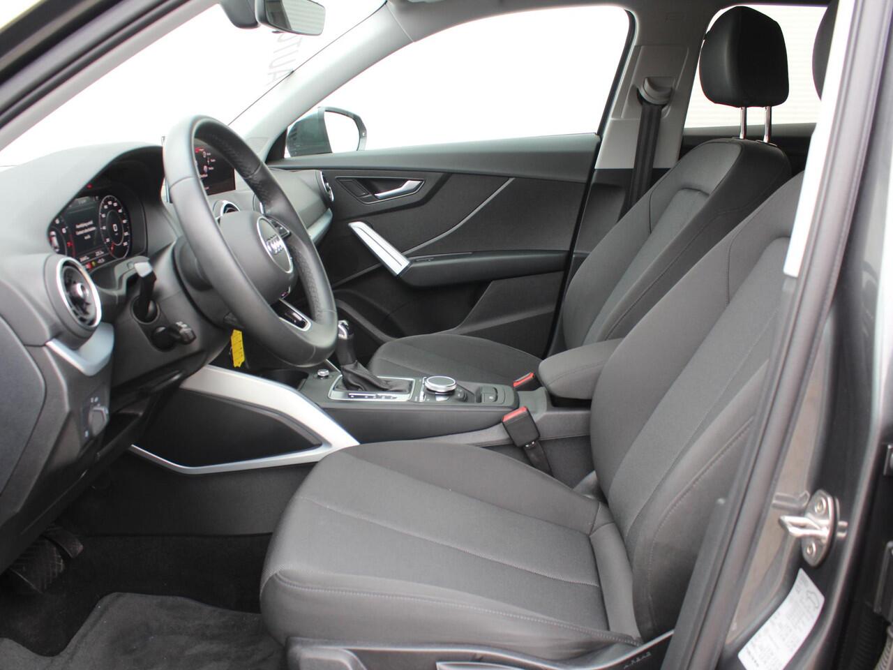 Audi Q2 35 TFSI S Edition Automaat / 1500KG Trekgewicht / S-Line / Navigatie + Apple Carplay/Android Auto / Cruise Control / Climate Control / Stoelverwarming Voor / Bluetooth /