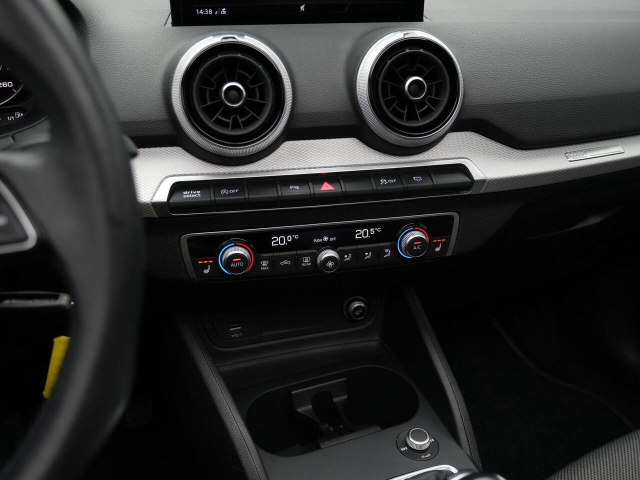 Audi Q2 35 TFSI 150 pk S-tronic Advanced edition | Panoramadak | Achteruitrijcamera | Navigatie | Stoelverwarming