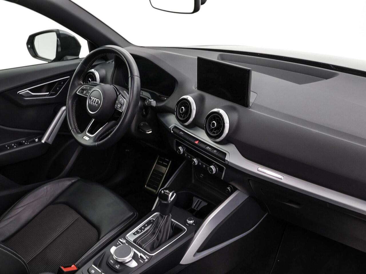 Audi Q2 35 TFSI 150pk S-tronic S Edition · Panoramadak · Apple/Android Car Play · Stoelverwarming · Navigatie · 17'' Inch ·