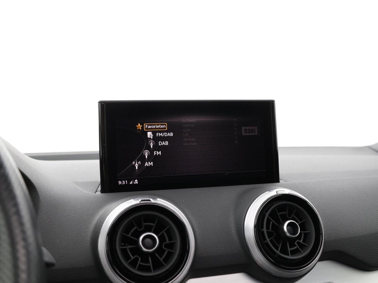 Audi Q2 35 TFSI 150pk S-tronic S Edition · Panoramadak · Apple/Android Car Play · Stoelverwarming · Navigatie · 17'' Inch ·