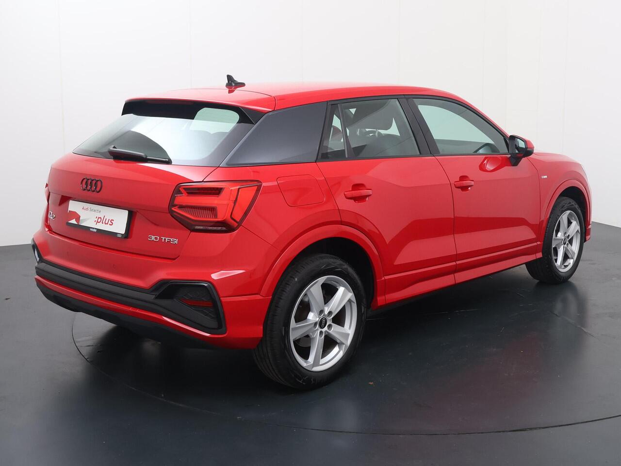 Audi Q2 30 TFSI S Edition | 110 PK | Matrix LED koplampen | Navigatiesysteem | S line | Climate control | Audi virtual cockpit |