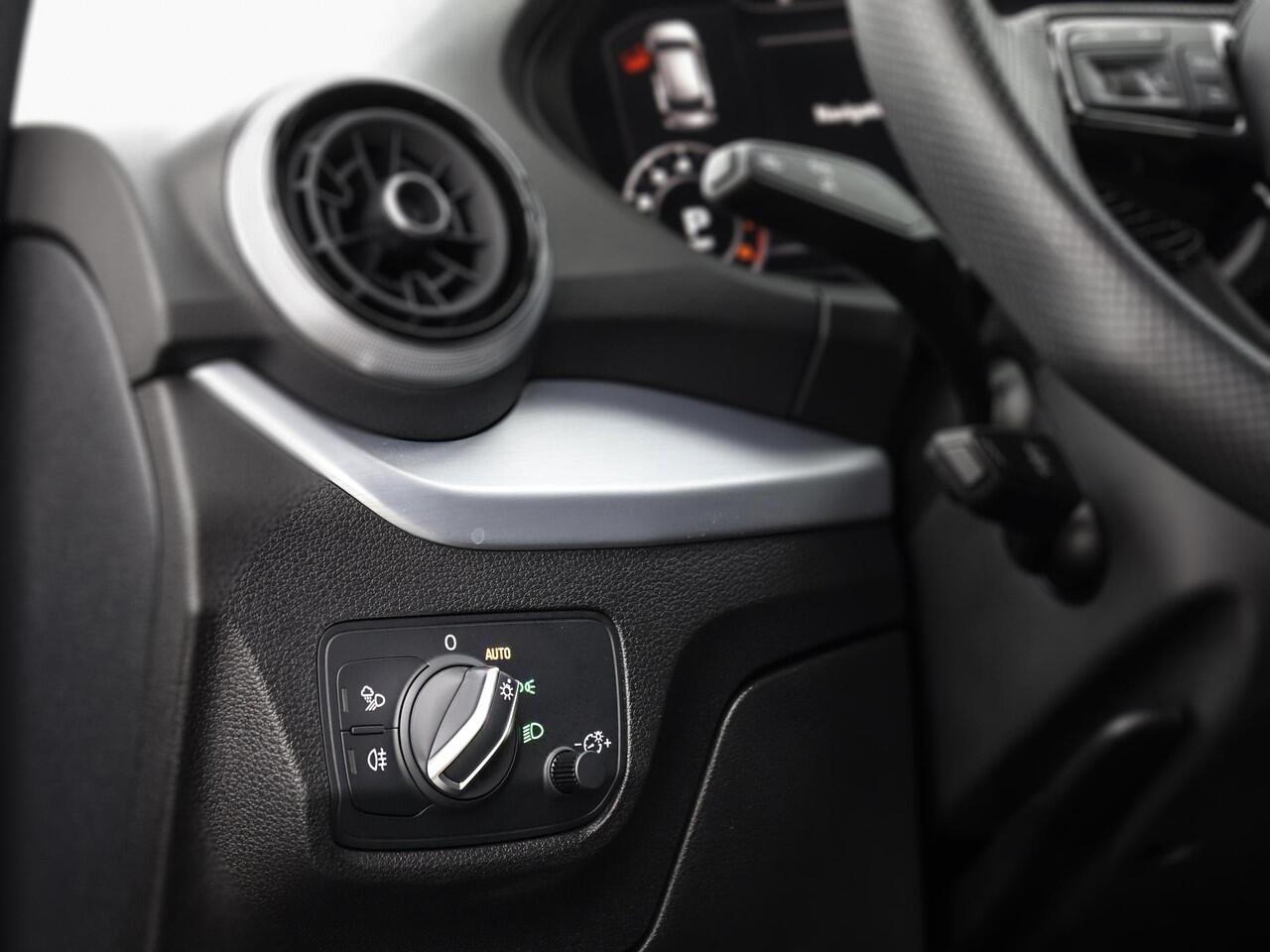 Audi Q2 35 TFSI 150pk S-tronic S Edition · Apple/Android Car Play · Camera · P-Sensoren · Navigatie · Stoelverwarming · 17'' Inch · Garantie t/m 13-06-2027 of 100.000km