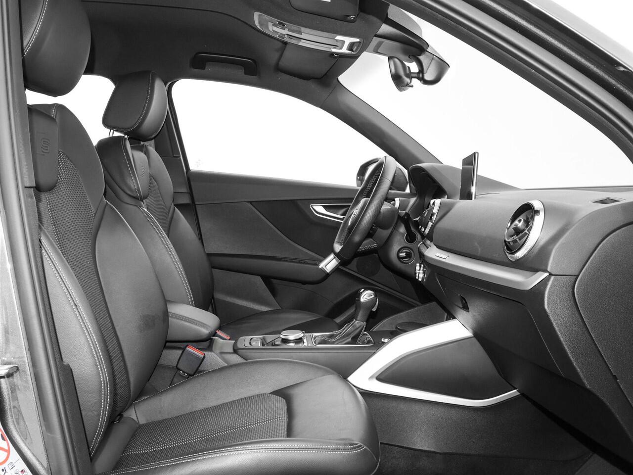 Audi Q2 35 TFSI 150pk S-tronic S Edition · Apple/Android Car Play · Camera · P-Sensoren · Navigatie · Stoelverwarming · 17'' Inch · Garantie t/m 13-06-2027 of 100.000km