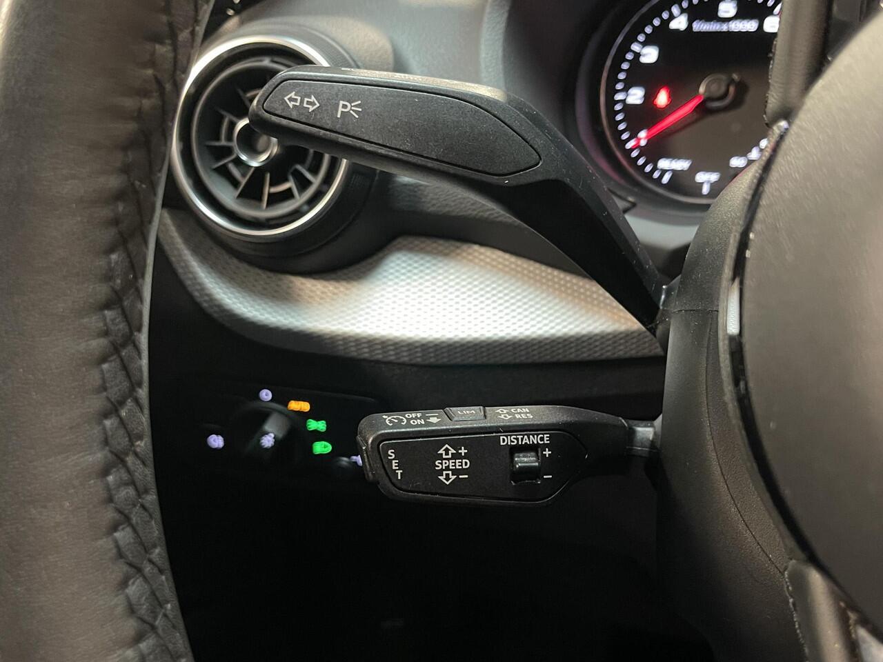 Audi Q2 35 TFSI Advanced Edition 17"/Camera/Adaptieve cruise/PDC v+a/Stoelverwarming/Apple Carplay & Android Auto