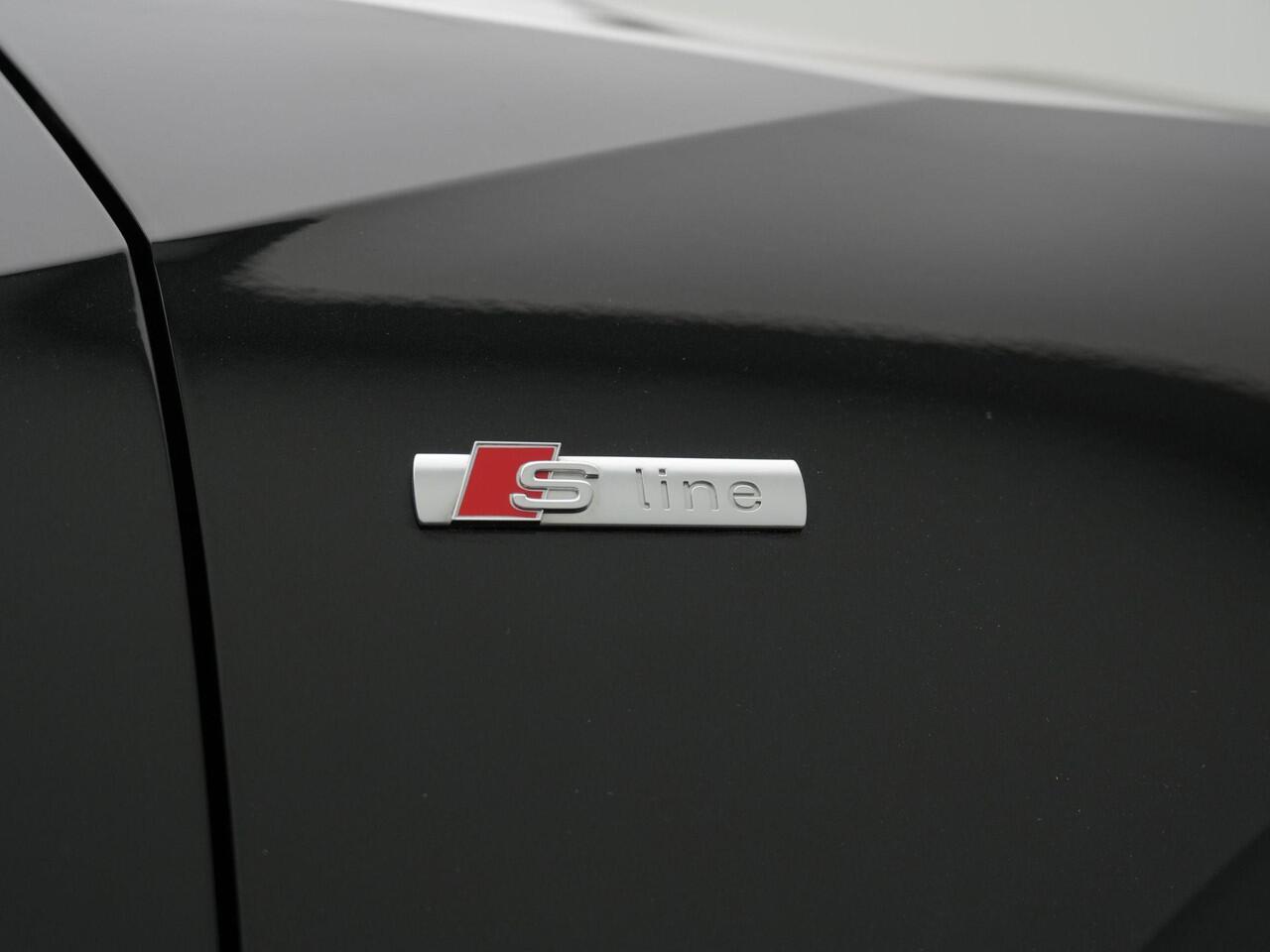 Audi Q2 35 TFSI 150 pk S-tronic S-Line | Panoramadak | Matrix LED | Achteruitrijcamera | Stoelverwarming | Navigatie