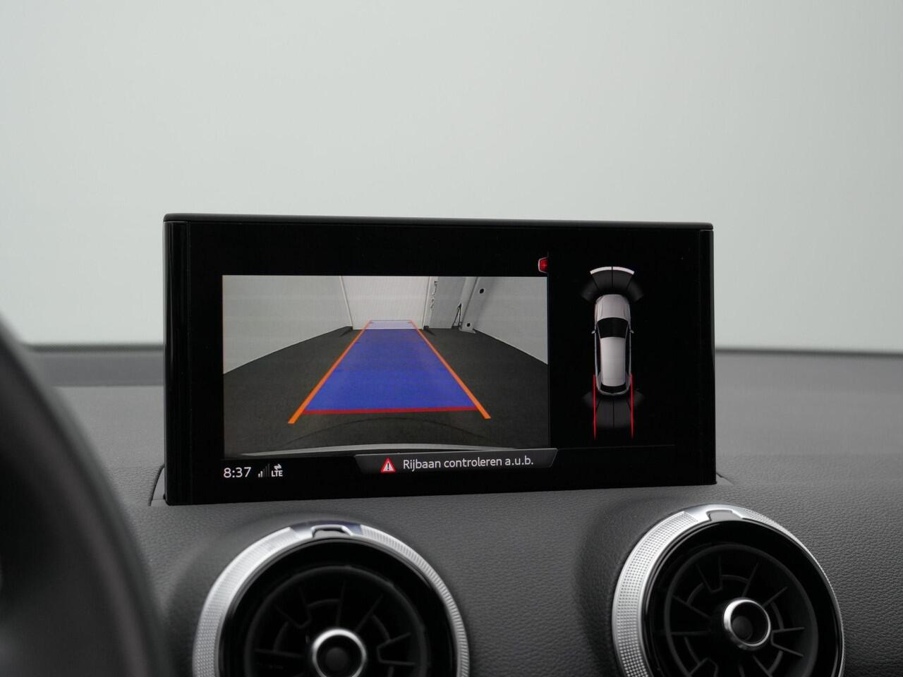 Audi Q2 35 TFSI 150 pk S-tronic S-Line | Panoramadak | Matrix LED | Achteruitrijcamera | Stoelverwarming | Navigatie