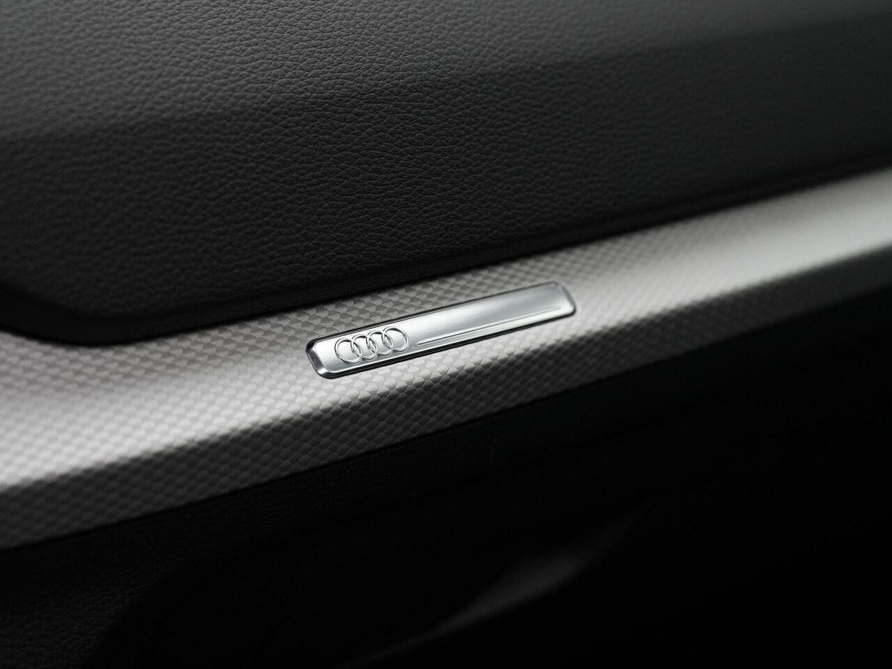 Audi Q2 35 TFSI 150 pk S-tronic S-Line | Panoramadak | Matrix LED | Achteruitrijcamera | Stoelverwarming | Navigatie