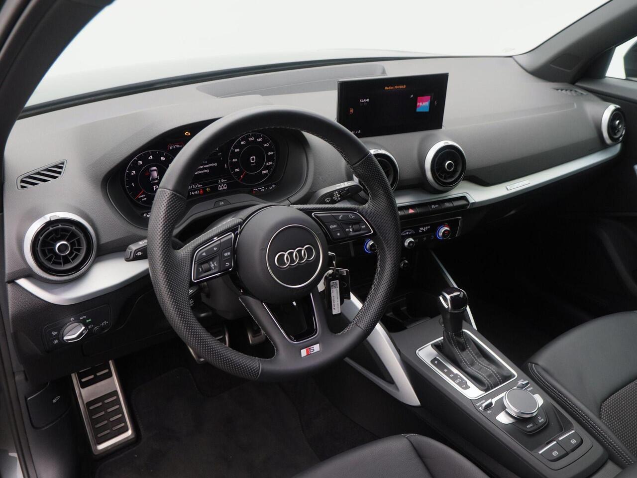Audi Q2 35 TFSi S Edition 150 Pk Automaat | Zwart Optiek | Virtual Cockpit | Camera | LED | Trekhaak | 17 Inch | 41.329 Km!!