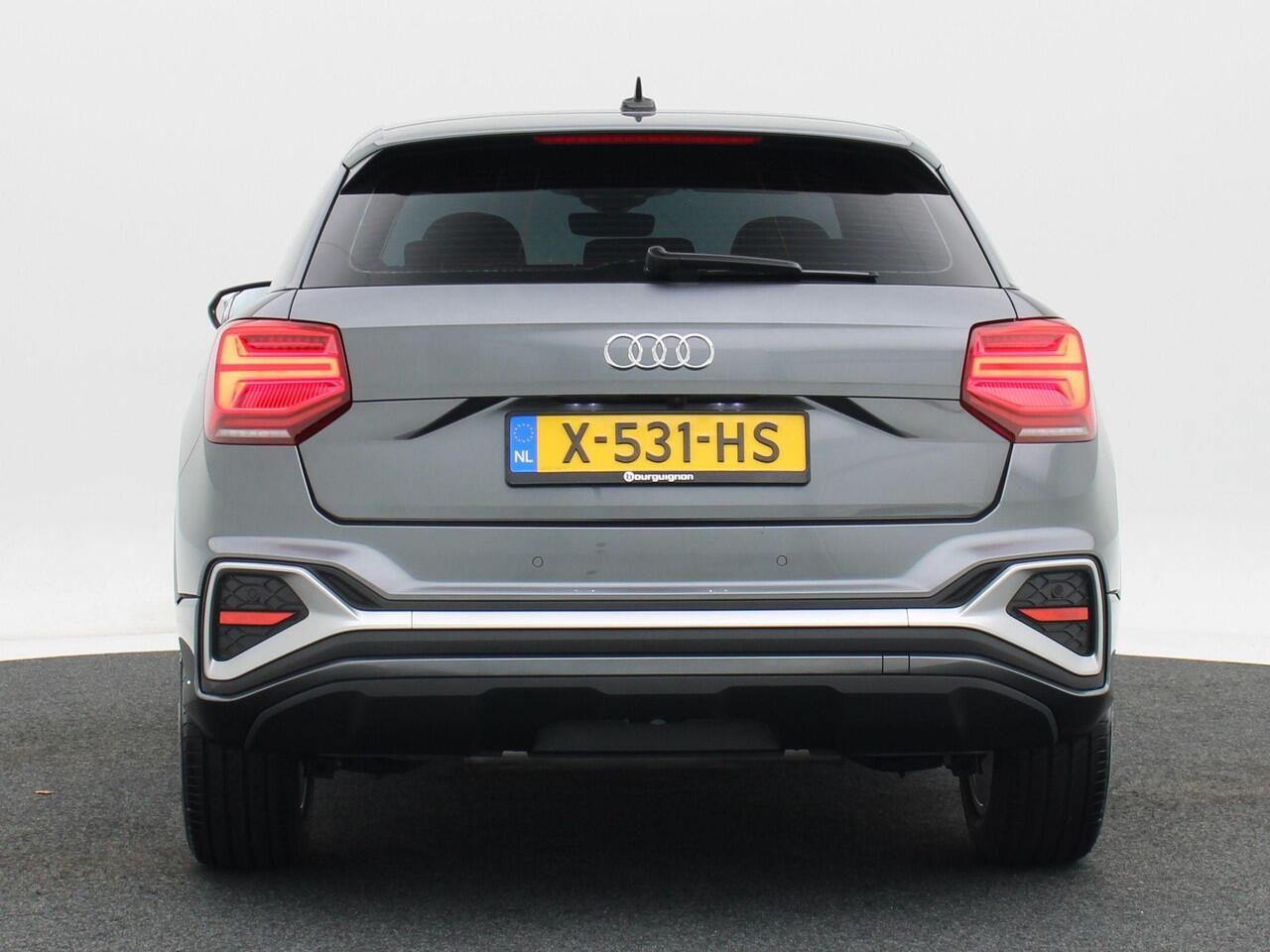 Audi Q2 35 TFSi S Edition 150 Pk Automaat | Zwart Optiek | Virtual Cockpit | Camera | LED | Trekhaak | 17 Inch | 41.329 Km!!