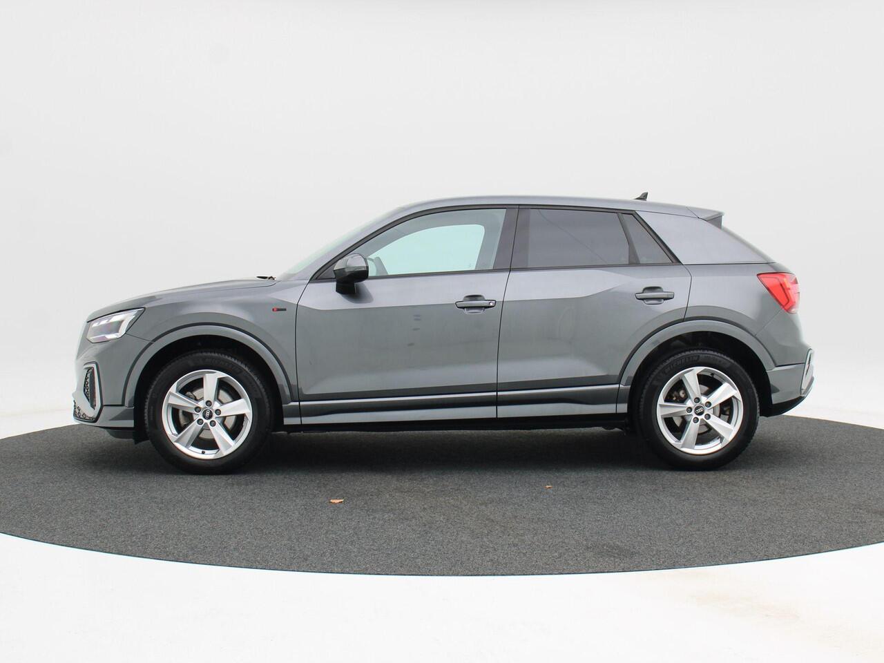Audi Q2 35 TFSi S Edition 150 Pk Automaat | Zwart Optiek | Virtual Cockpit | Camera | LED | Trekhaak | 17 Inch | 41.329 Km!!