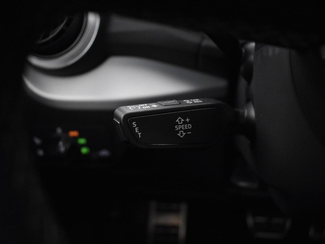 Audi Q2 35 Tfsi 150pk S-tronic S Edition · Apple/Android Car Play · Navi · Cruise Control · Stoelverwarming · P-Sensoren · 17'' Inch · Garantie t/m 13-03-2028 of 100.000km