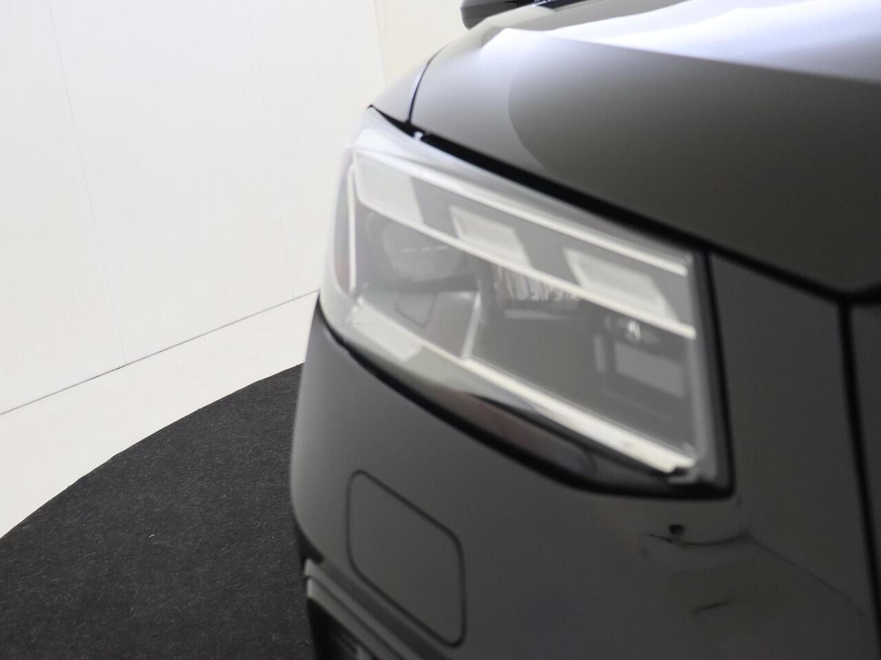 Audi Q2 35 TFSI S Edition | LED matrix verlichting | Optiek zwart Plus | S-line interieur | Virtual cockpit | CarPlay | Draadloze telefoonlader | Cruise control |