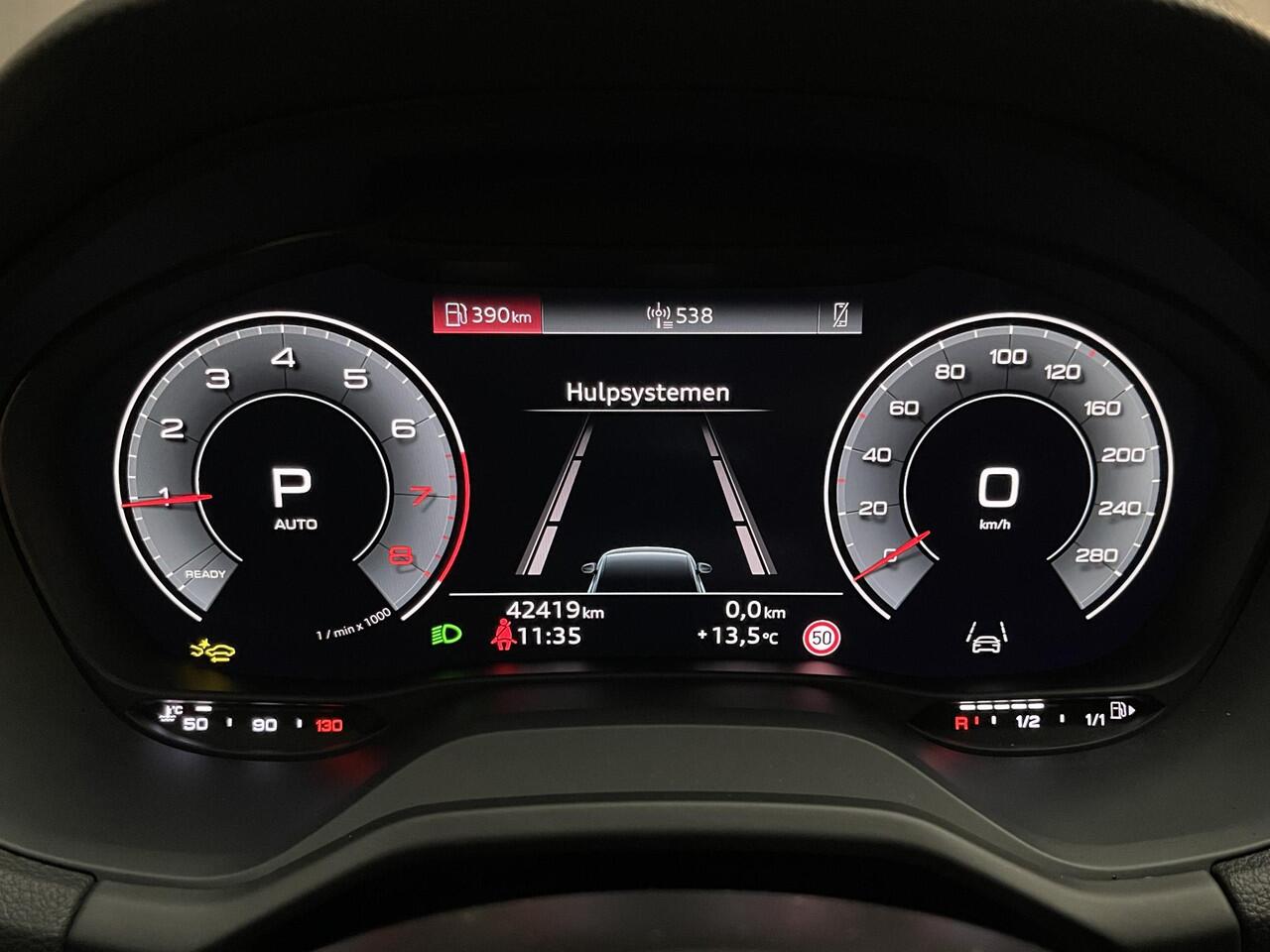 Audi Q2 35 TFSI S Edition 17"/Matrix LED/Camera/Adaptieve cruise/Keyless/PDC v+a/Stoelverwarming/Apple Carplay & Android Auto