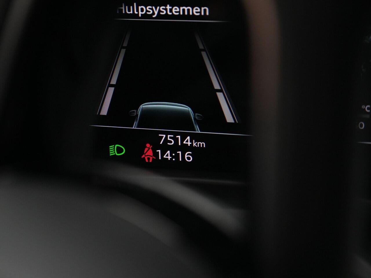 Audi Q2 35 TFSI 150 pk S-tronic Advanced edition | Panoramadak | Adaptive Cruise | Parkeersensoren achter | Stoelverwarming | 17 inch