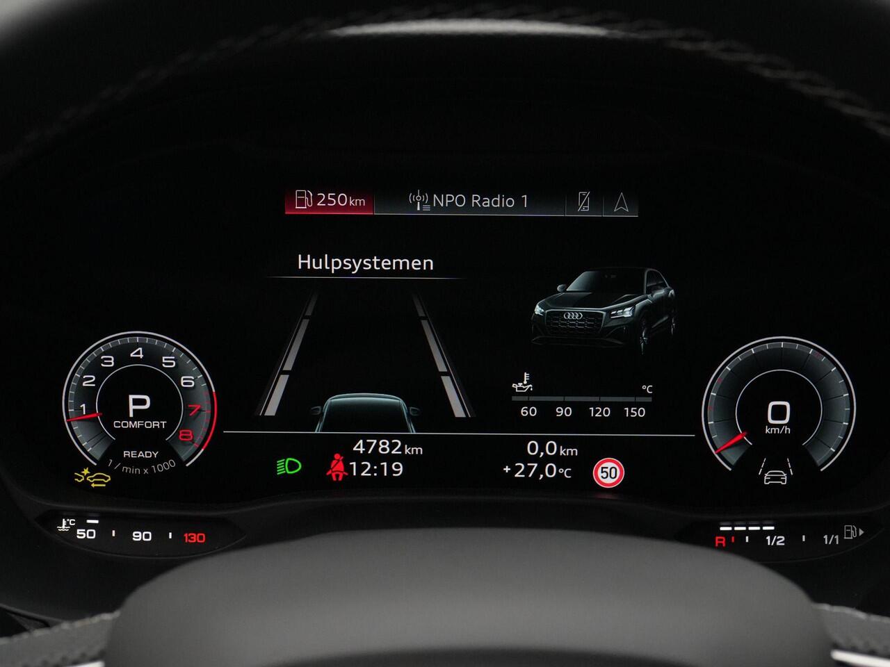 Audi Q2 35 TFSI 150 pk S-tronic Advanced edition / S-Line | Panoramadak | Trekhaak | Aadaptieve onderstelregeling (DCC) | Sportstoelen | Side Assist | Remklauwen rood | 19 inch