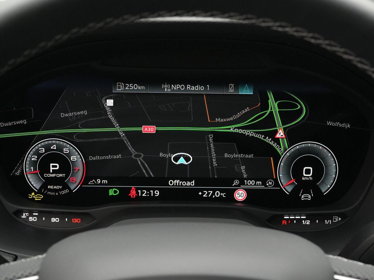 Audi Q2 35 TFSI 150 pk S-tronic Advanced edition / S-Line | Panoramadak | Trekhaak | Aadaptieve onderstelregeling (DCC) | Sportstoelen | Side Assist | Remklauwen rood | 19 inch