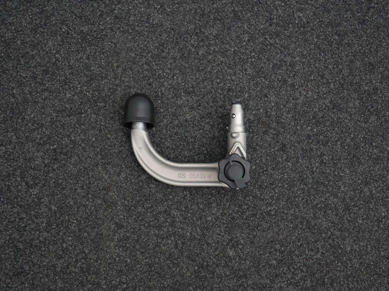 Audi Q2 35 TFSI 150 pk S-tronic Advanced edition / S-Line | Panoramadak | Trekhaak | Aadaptieve onderstelregeling (DCC) | Sportstoelen | Side Assist | Remklauwen rood | 19 inch