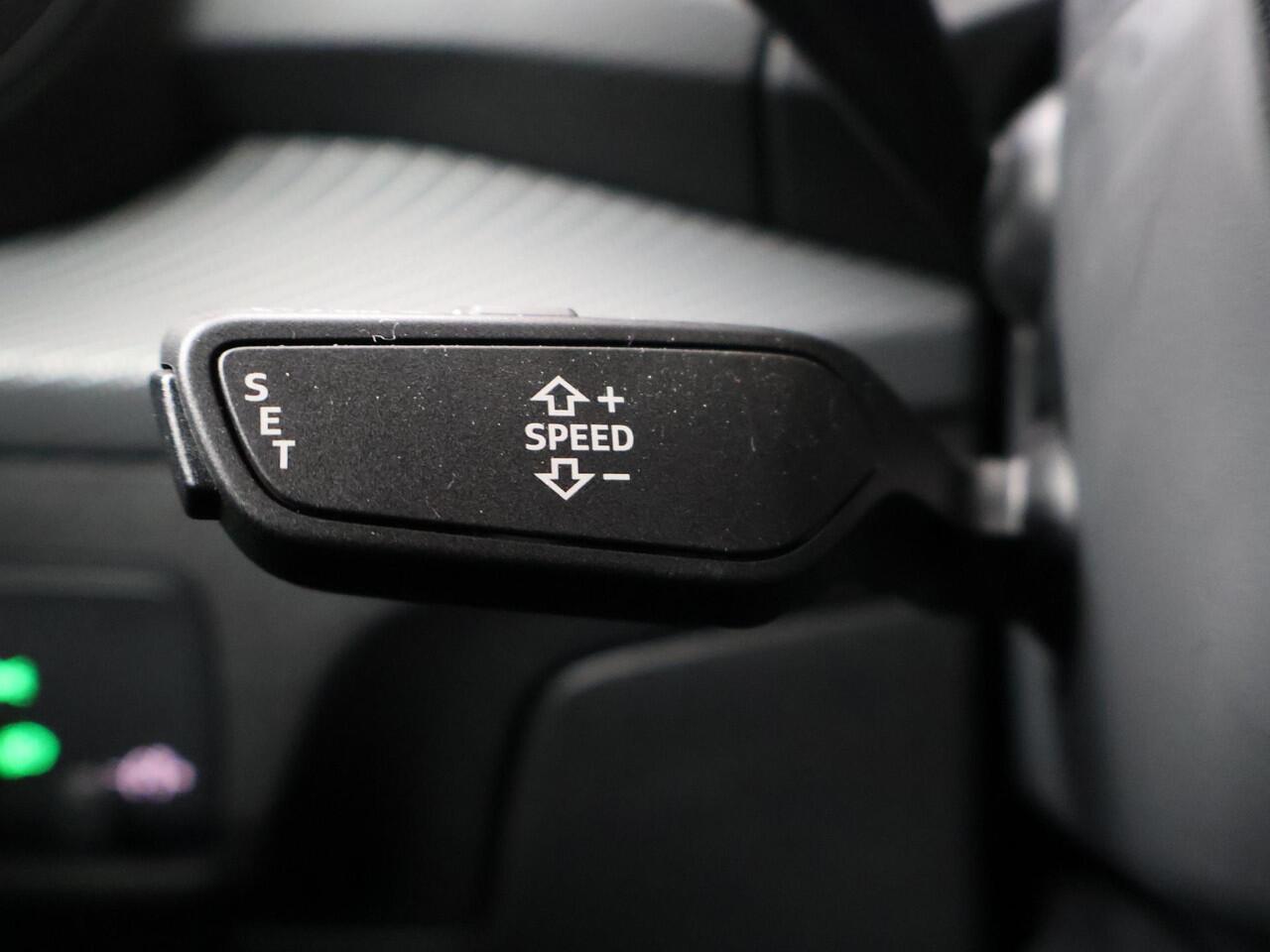 Audi Q2 35 TFSI S Edition | 150 PK | Automaat | Trekhaak | Matrix LED | S line interieur |