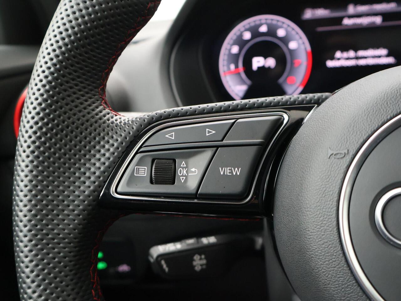 Audi Q2 35 TFSI S Edition | 150 PK | Automaat | Trekhaak | Matrix LED | S line interieur |