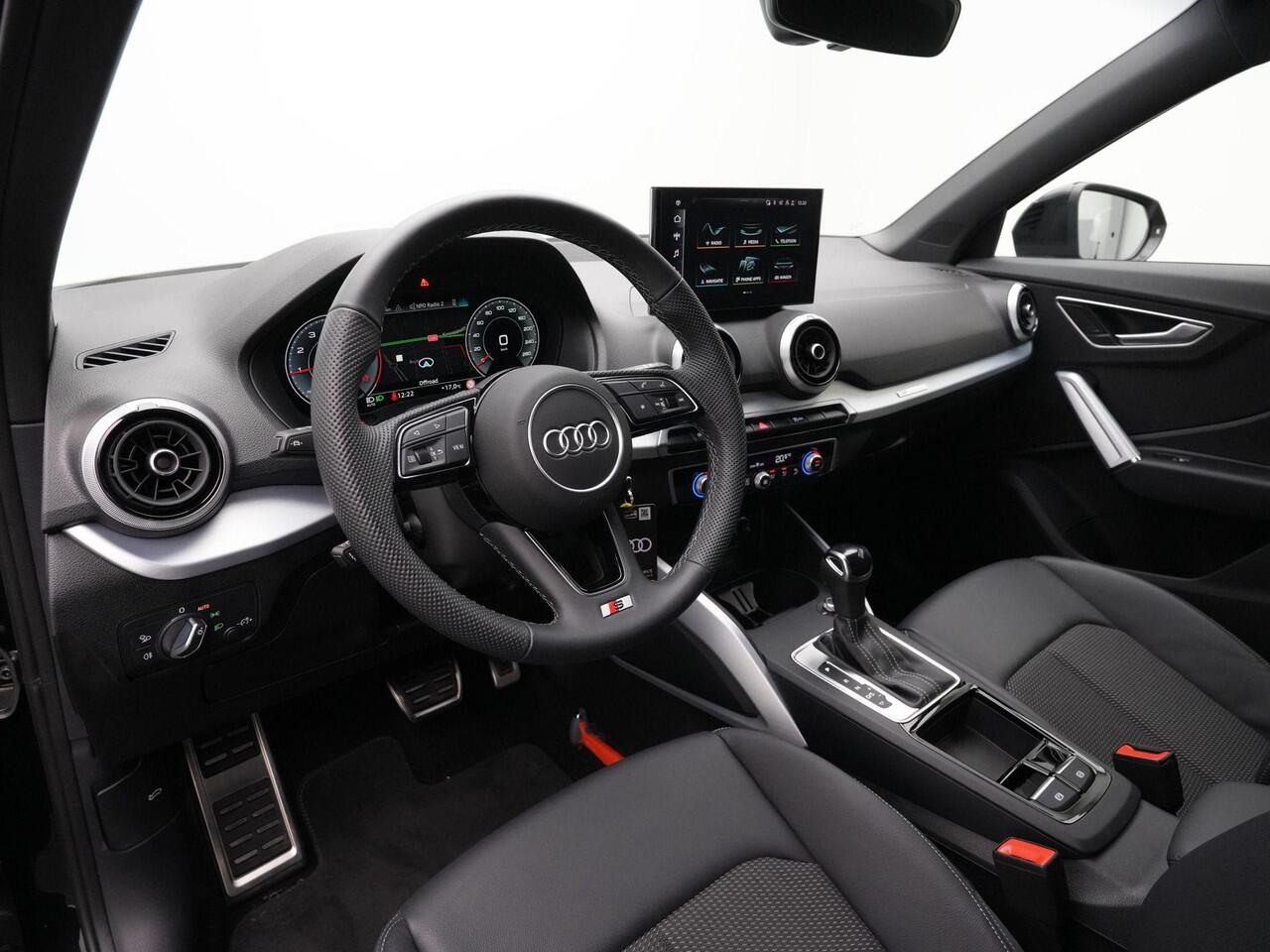 Audi Q2 35 TFSI 150 pk S-tronic S edition / S-Line | Matrix LED | Navigatie | Parkeersensoren achter | Carplay