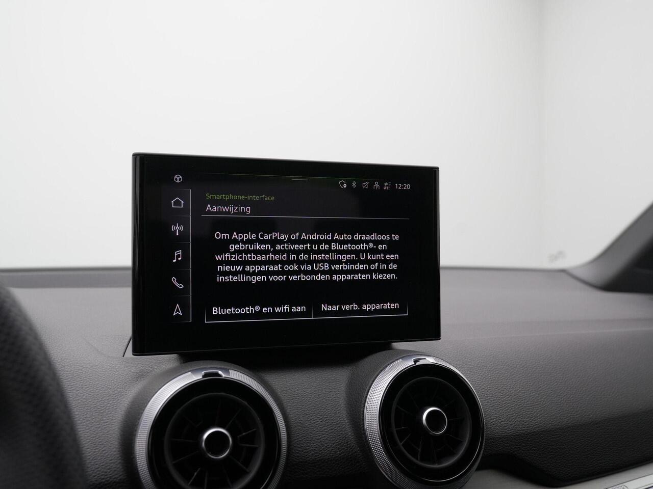 Audi Q2 35 TFSI 150 pk S-tronic S edition / S-Line | Matrix LED | Navigatie | Parkeersensoren achter | Carplay