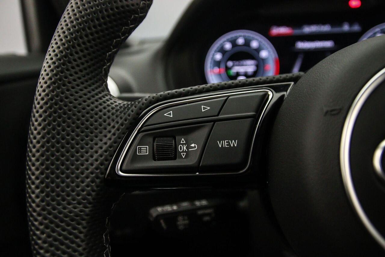 Audi Q2 35 TFSI S Edition | Achteruitrijcamera | Matrix-led | ACC | Ambient lichting | Parking |